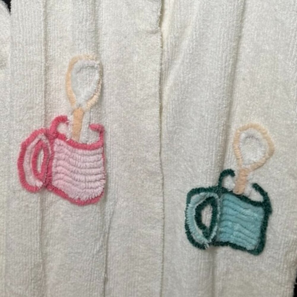 Vintage Stan Herman White Chenille Robe — Colorful Coffee Cups - VINTAGE - Picture 5 of 11